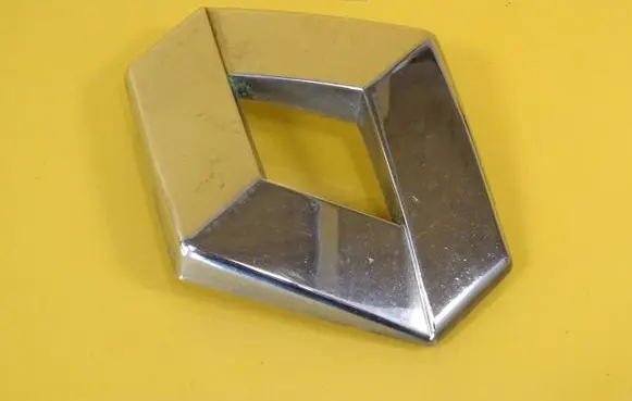 Manufacturer badge logo/emblem