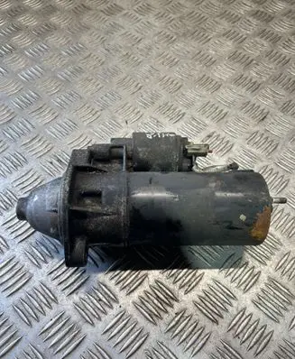 Volkswagen PASSAT B5 Starter motor 068911024C
