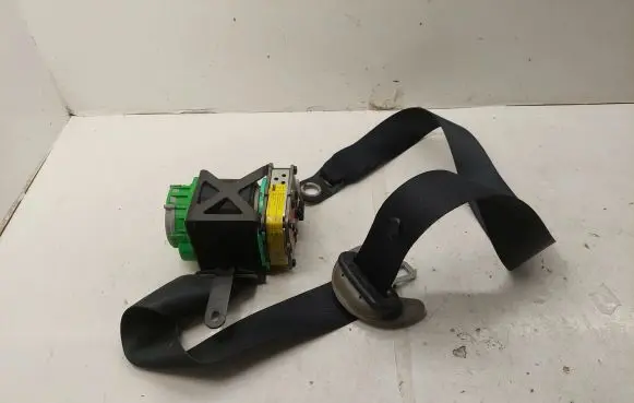 Toyota Auris 150 Front seatbelt 7322002120 7322002120C1 3063560