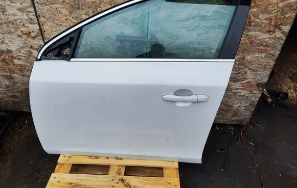 Volvo V60 Front door