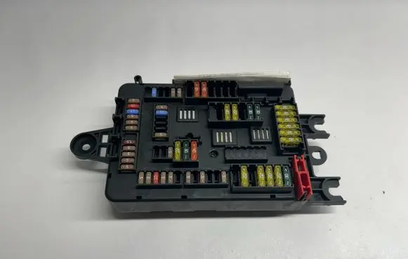 BMW 1 F20 F21 Fuse module 9261110 926111002