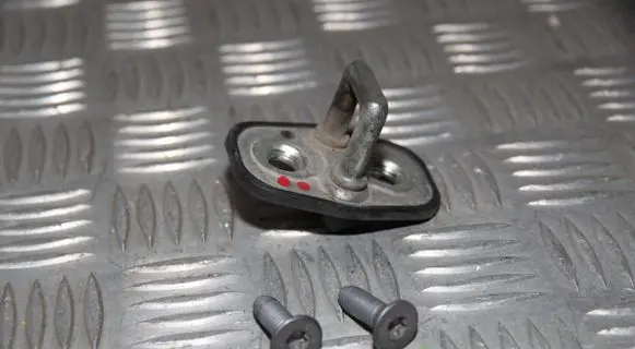 Citroen Berlingo Front door lock loop/hook striker 9655466380