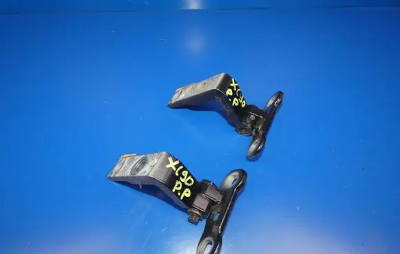 Volvo XC90 Front door hinge set 