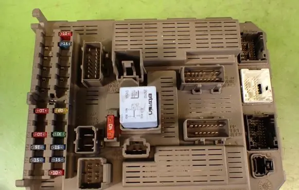 Citroen C5 Fuse module 9647448280