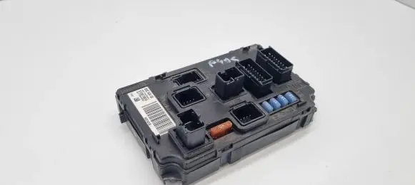 Peugeot 407 Fuse module 9656148180 S120017001H