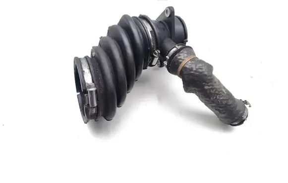 Ford Focus Air intake hose/pipe AV61-6C784-AF