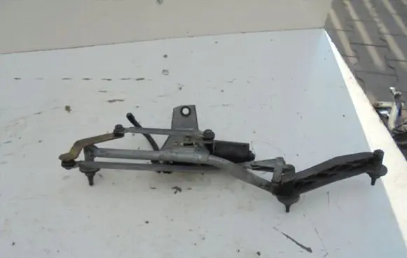Peugeot 206 Front wiper linkage and motor