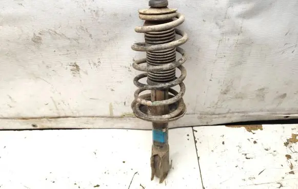 Volkswagen PASSAT B4 Front shock absorber with coil spring 15001703 82403005277 17038