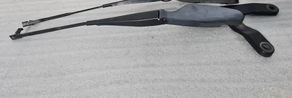 Mercedes-Benz C W204 Front wiper blade arm a2048200344