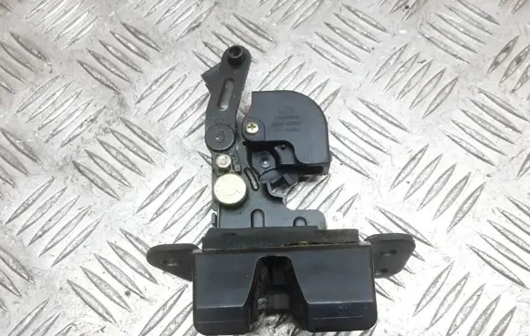 Hyundai Santa Fe Loading door lock 812302B000