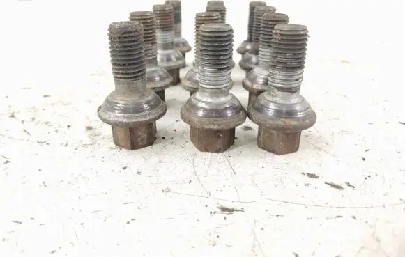 Smart ForTwo II Nuts/bolts 0002158V006C35A00 Q0002158V006C35A00