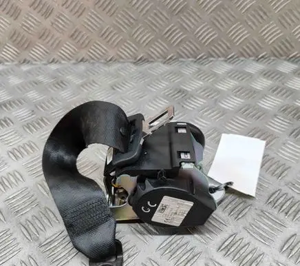 Middle seatbelt (rear)