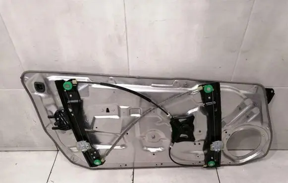 Mercedes-Benz C W204 Front door electric window regulator A2047203179