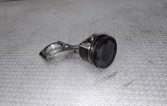 Subaru Outback Piston with connecting rod