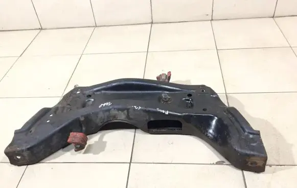 Volkswagen Polo IV 9N3 Front subframe