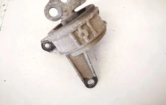 Opel Zafira B Engine mount bracket 90539246