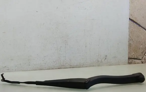 Front wiper blade arm