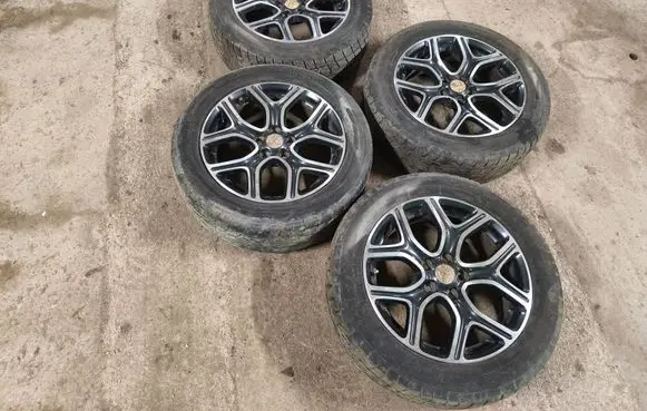 Mitsubishi Outlander R18 alloy rim 