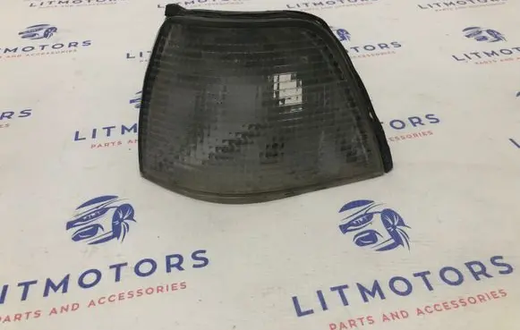 BMW 3 E36 Front indicator light W39782