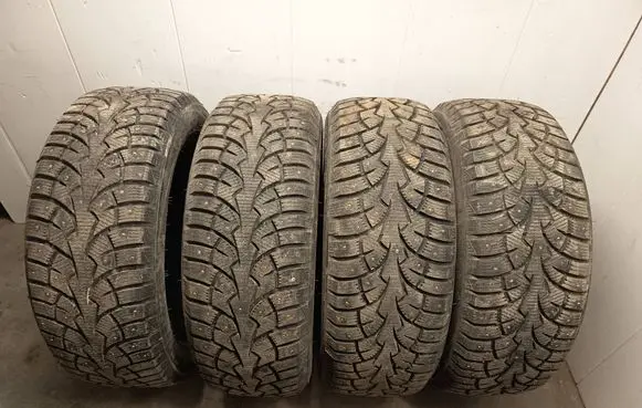 Ford Focus R16 winter/snow tires with studs 