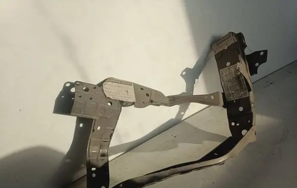 Toyota Venza Radiator support slam panel bracket 532030T010 BB8404B 12134