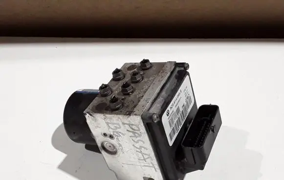 Volkswagen PASSAT B6 ABS Pump 3C0614095S
