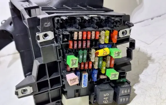 Volkswagen PASSAT B8 Fuse box set 3Q1941395