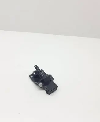 Windshield washer spray nozzle