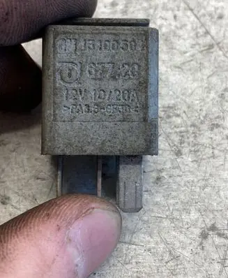 Opel Zafira B Other relay 13100504