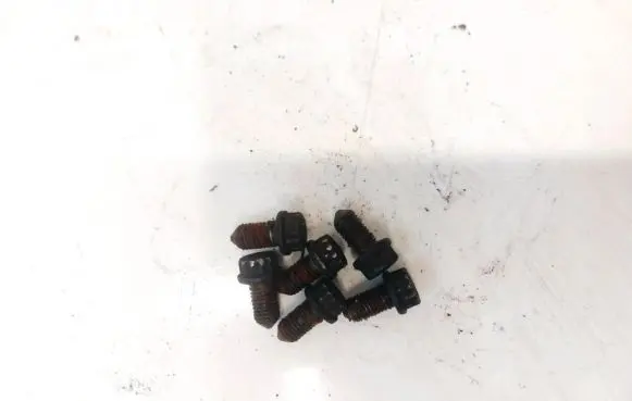 Volkswagen Polo Nuts/bolts 