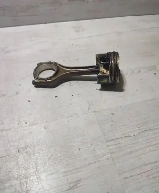 Volkswagen Touran III Piston with connecting rod 05EAB