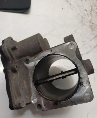 Renault Master III Throttle valve H8201353976