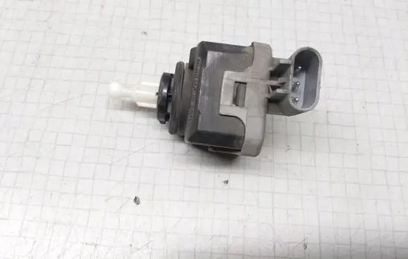 Opel Astra G Headlight level adjustment motor 90590665