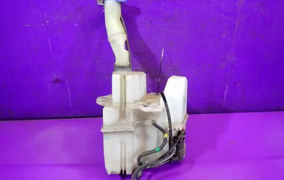 Volvo S60 Windshield washer fluid reservoir/tank