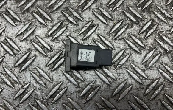 Opel Vectra C Seat heating switch 13138252