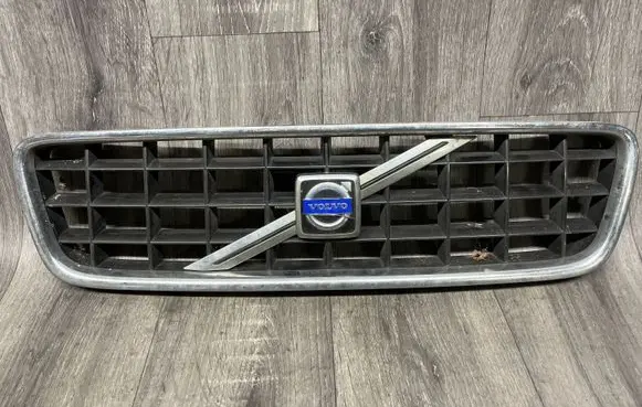 Volvo S60 Front bumper upper radiator grill 08693331