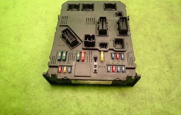 Citroen Berlingo Fuse module 