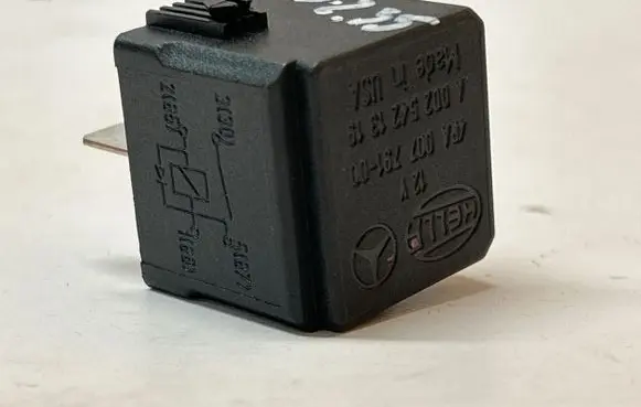 Mercedes-Benz C W203 Other relay A0025421319 4RA00779100