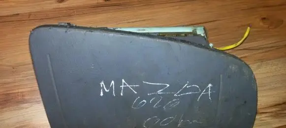 Mazda 626 Passenger airbag