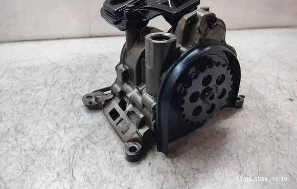BMW X5 E70 Oil pump 7823009