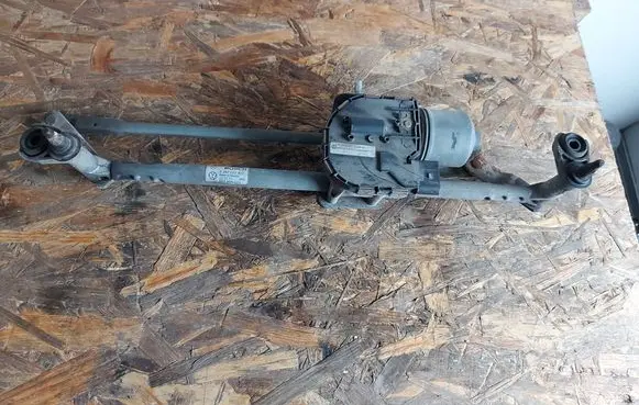 Volkswagen Golf VI Front wiper linkage and motor 5K1955023