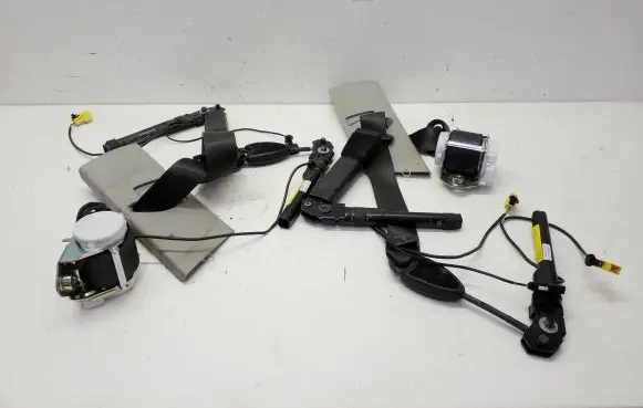 Opel Meriva B Front seatbelt 34040727C