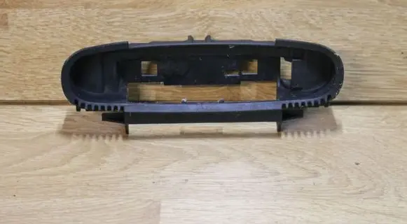 Rear door exterior handle/bracket
