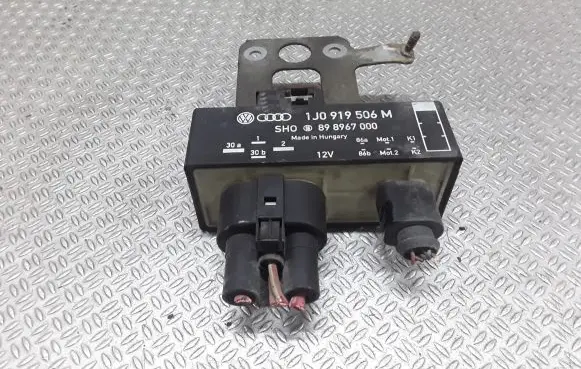 Coolant fan relay