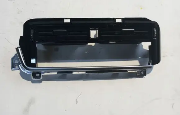 Nissan Qashqai J12 Dashboard side air vent grill/cover trim 687516RR0A