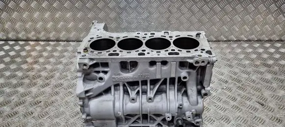 BMW 5 F10 F11 Engine block S26371639 7810596 N47D20C
