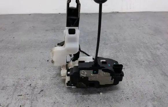 KIA Ceed Front door lock