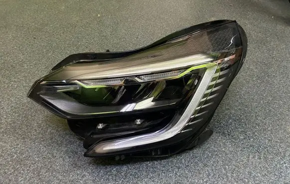 Renault Captur II Headlight/headlamp 260601693R