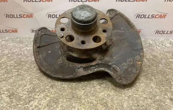 Mercedes-Benz C W203 Front wheel hub spindle knuckle