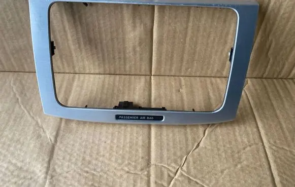 Volkswagen PASSAT B6 Radio/GPS head unit trim 3C0858069P ESW565